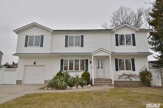 1st image of 26 Willow Dr