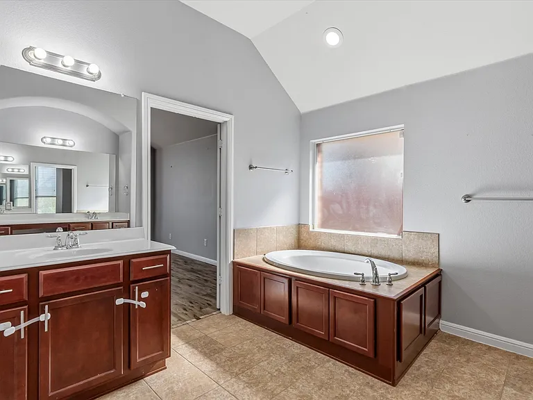 4114 Lee Hutson Dr — Photo 21