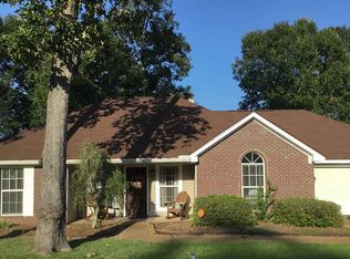 148 Live Oaks Blvd, Pearl, MS 39208