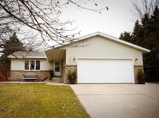 222 Lakeview Dr, Spicer, MN 56288