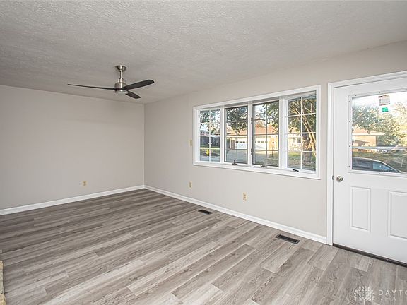 4th image of 4754 Alexis Ave