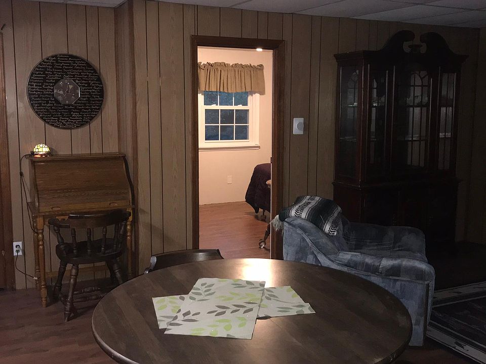 1st image of 3965 Oak St