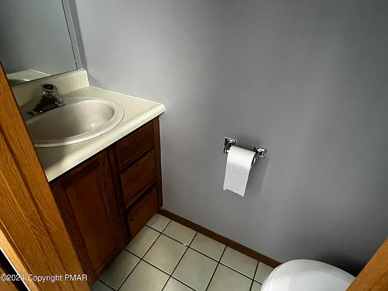 509 Wales Ct — Photo 8