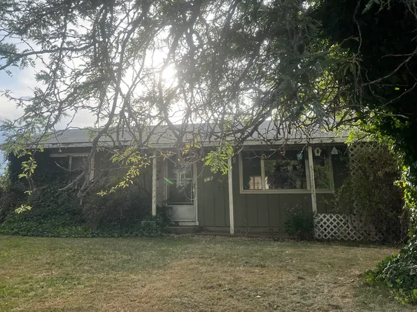 276 NE 9th St, Madras, OR 97741