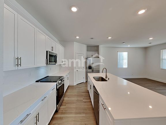 4th image of 5753 Morgans Mile St