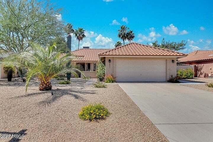 1st image of 5801 E Paradise Ln