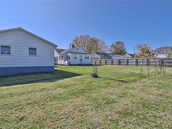 3rd image of 519 E Main St