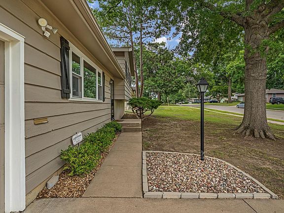 2nd image of 5400 SW 25th St