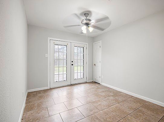 4th image of 1821 Roslyn St