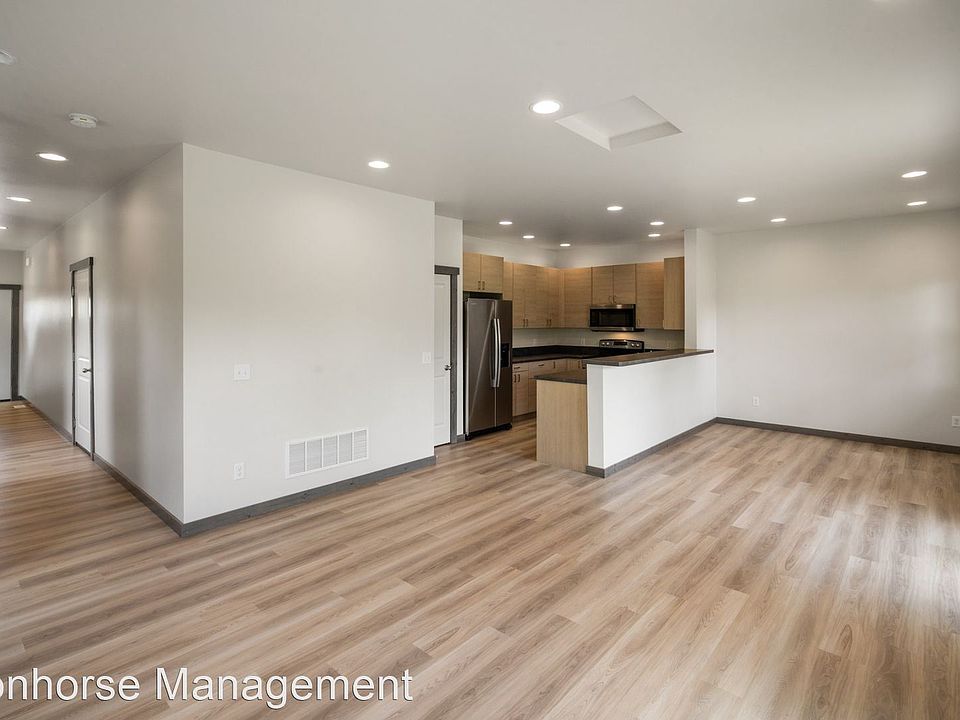 1st image of 2946 W Babcock St Unit B