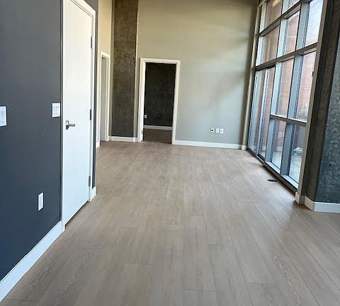 5th image of 800 The Mark Ln #203-1