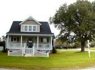 1235 Island Rd, Harkers Island, NC 28531