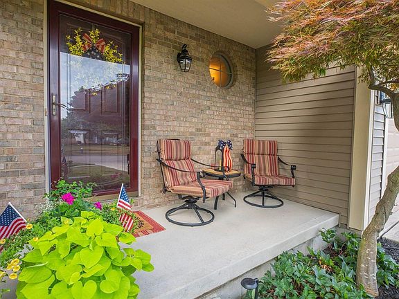 4th image of 5423 Hyde Park Dr