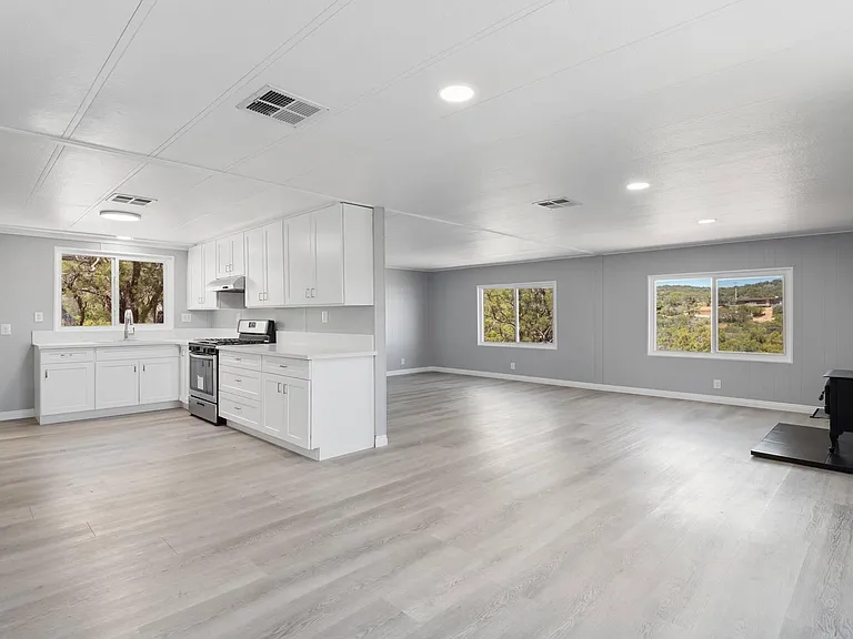 59521 Lafayette Rd — Photo 8