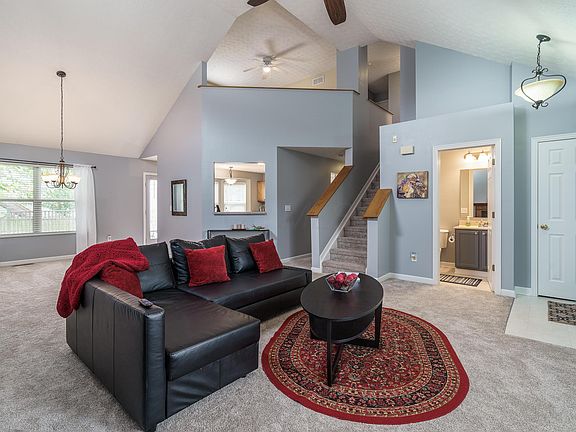 3rd image of 1708 Royal Oak Dr