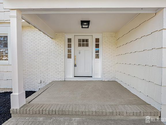 3rd image of 16 Hershey Rd