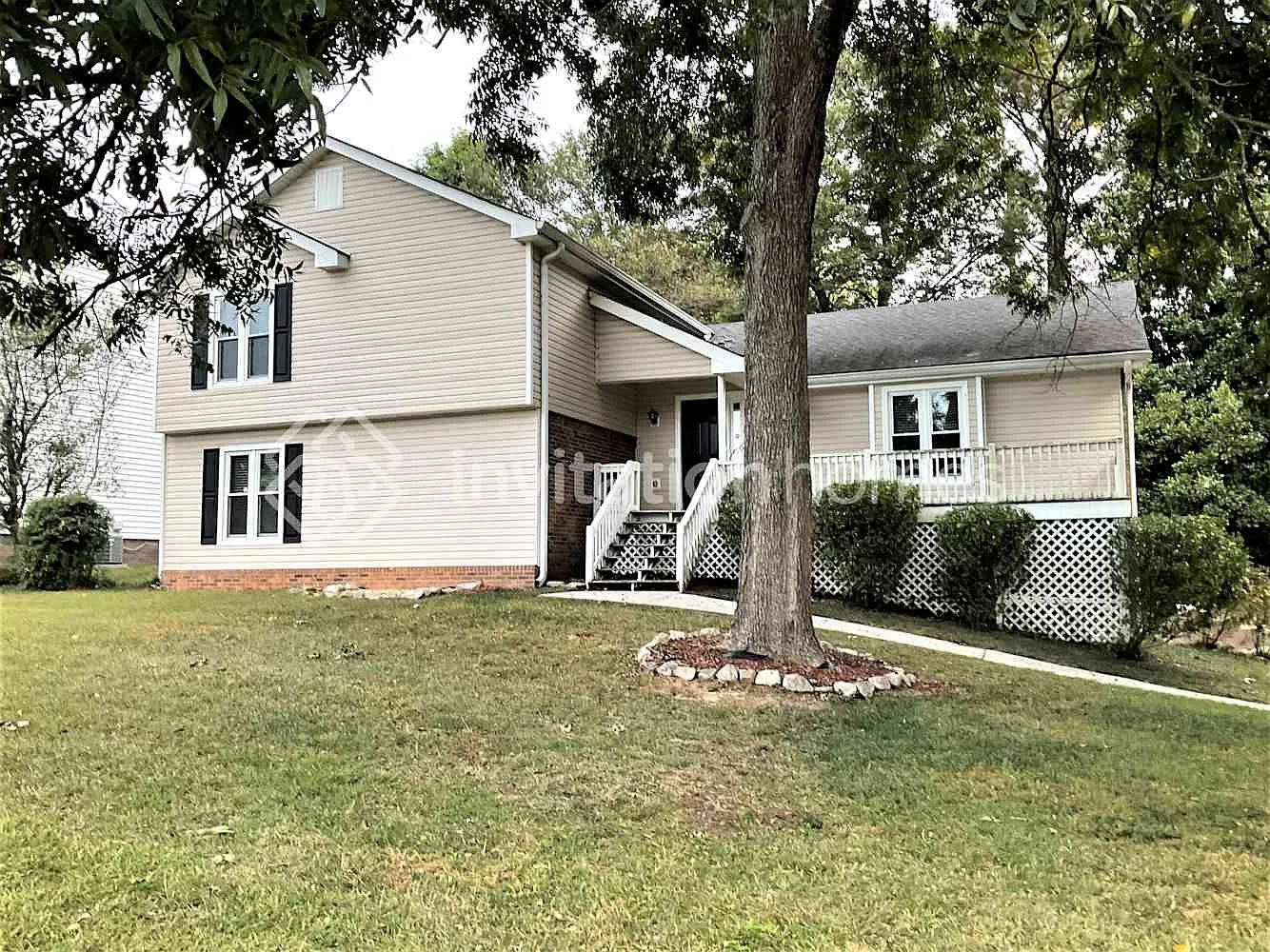 1212 Summit Chase Dr photo 1