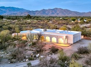 972 N Rancho Del Jefe Loop, Tucson, AZ 85748