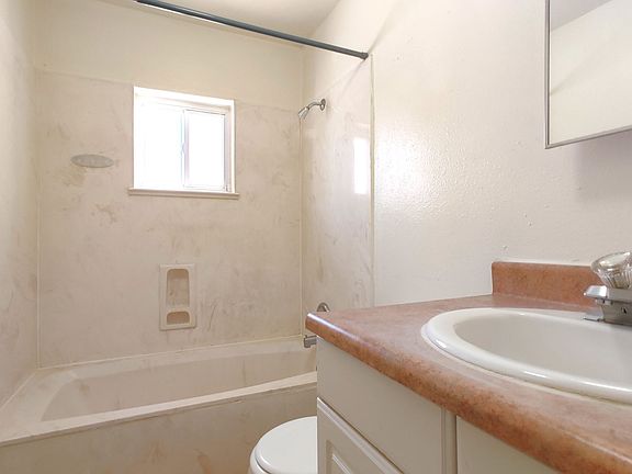 5th image of 370 Atrisco Dr SW APT 10