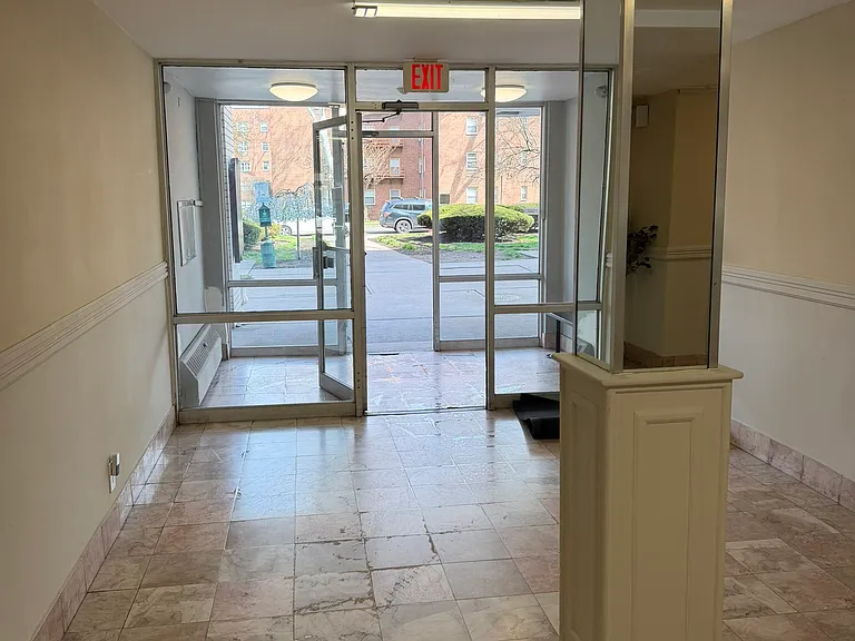 39 E 39th St #2L — Photo 5