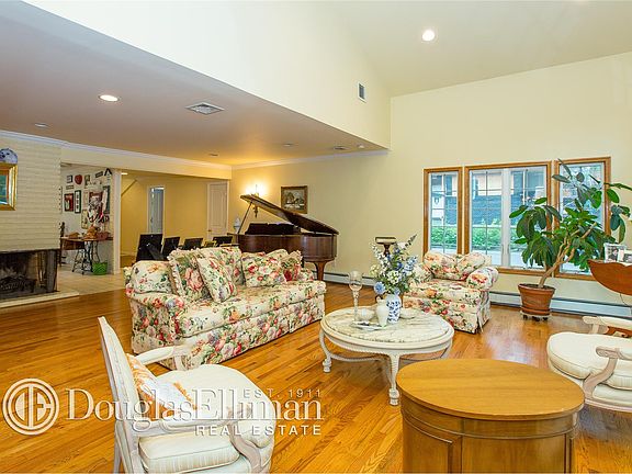 3rd image of 71 Dogleg Ln