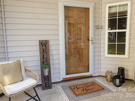2nd image of 119 Ashwood Ln
