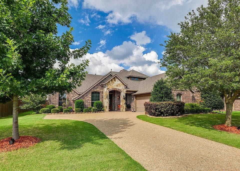 1st image of 109 Manor Ln