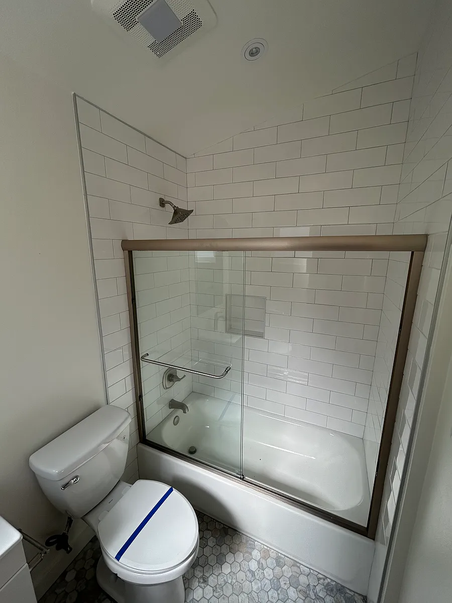Building Photo - 678 Elsie Ave #1