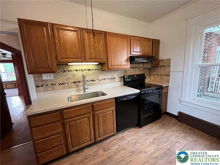 543 W Emaus Ave — Photo 8