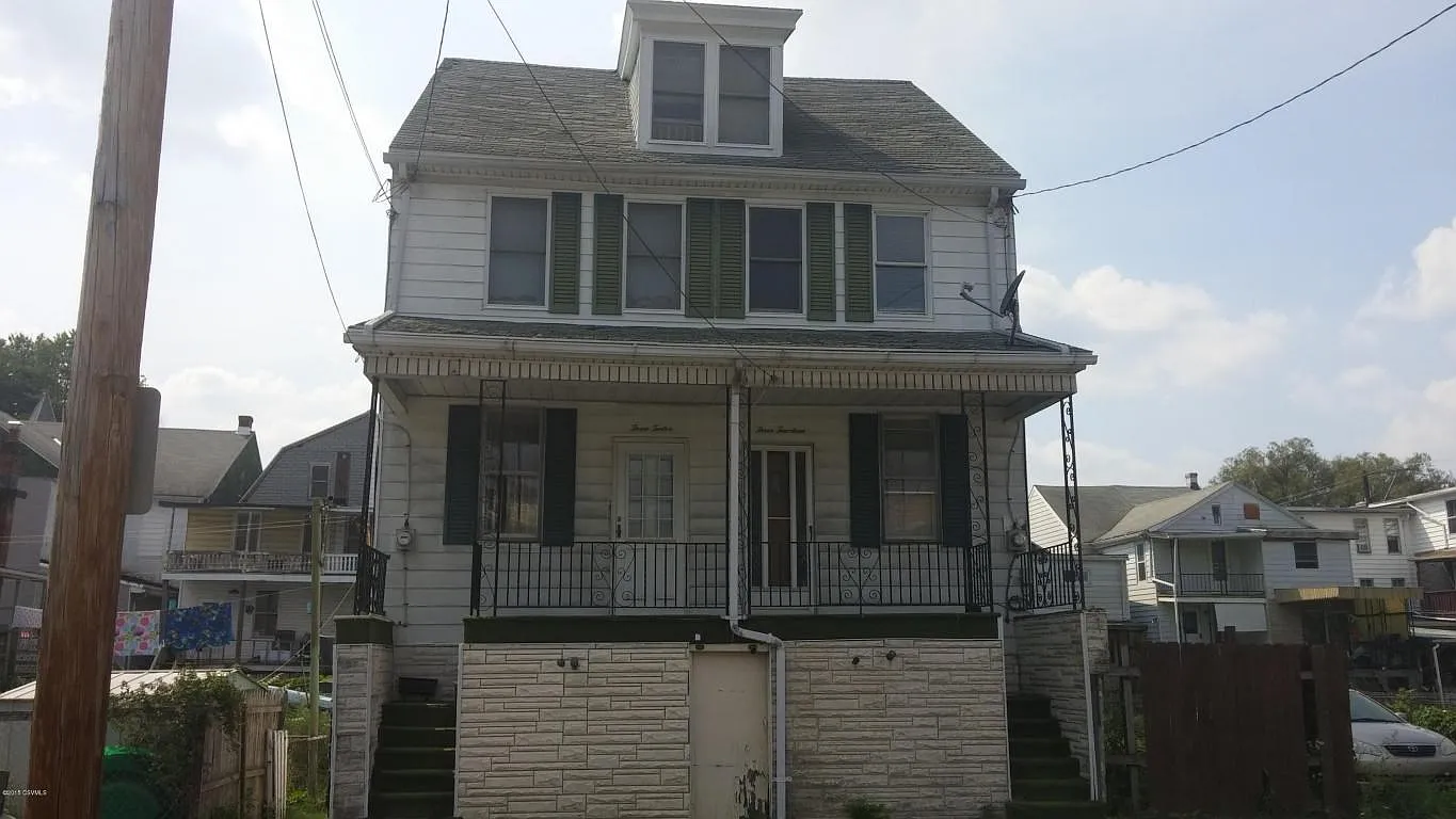 312 N Grape St photo 1