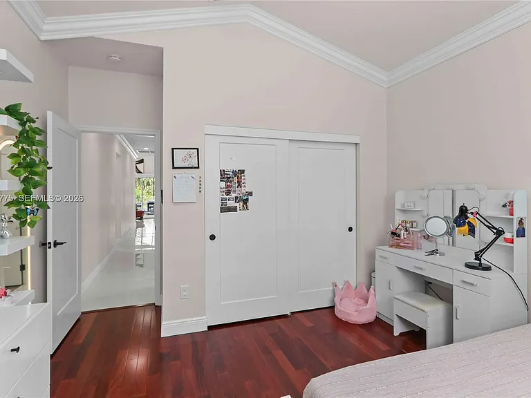 1530 Lacosta Dr W — Photo 16