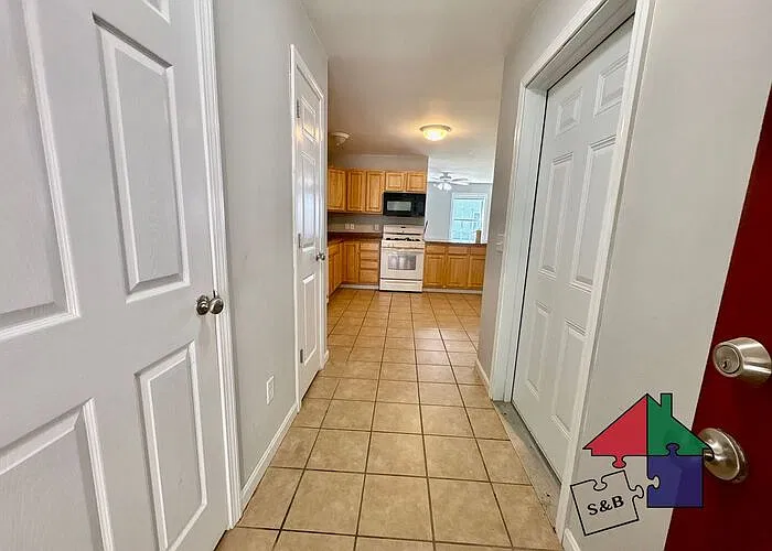3 bed, 2.5 bath, $2,200 — Photo 4