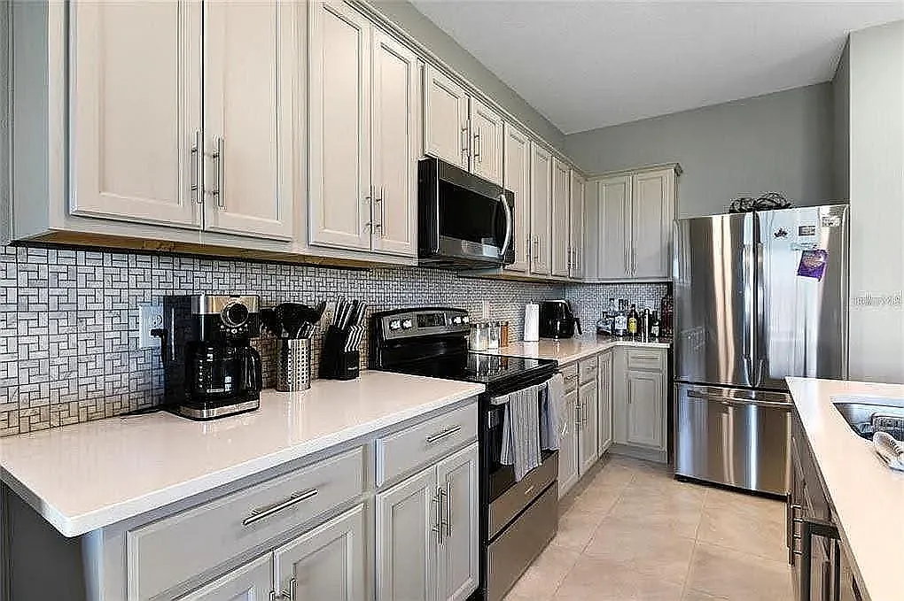 3 bed, 1673 sqft, $2,100 — Photo 3