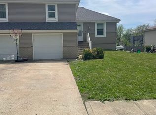 1221 W Sheridan St, Olathe, KS 66061