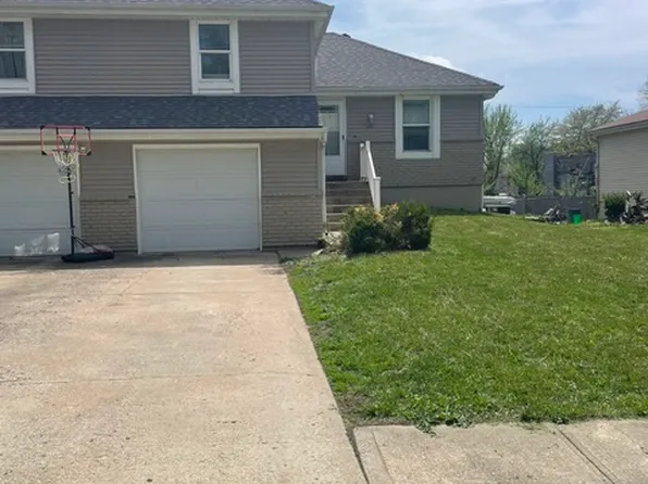 1221 W Sheridan St, Olathe, KS 66061