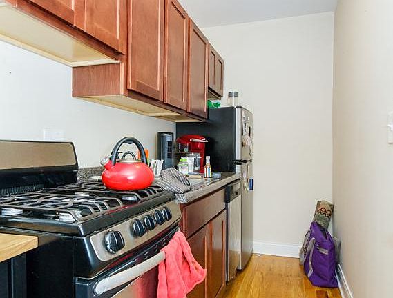 5th image of 815 W Cornelia Ave #817A108