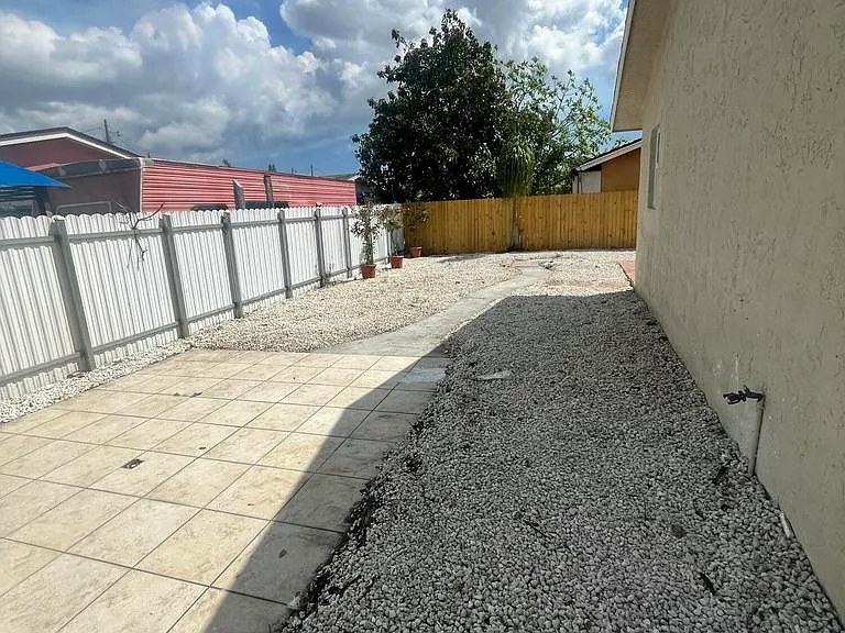 2747 Summit Blvd — Photo 12