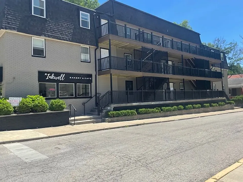 401 S Woodlawn