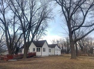 200 5th St, Walnut Grove, MN 56180