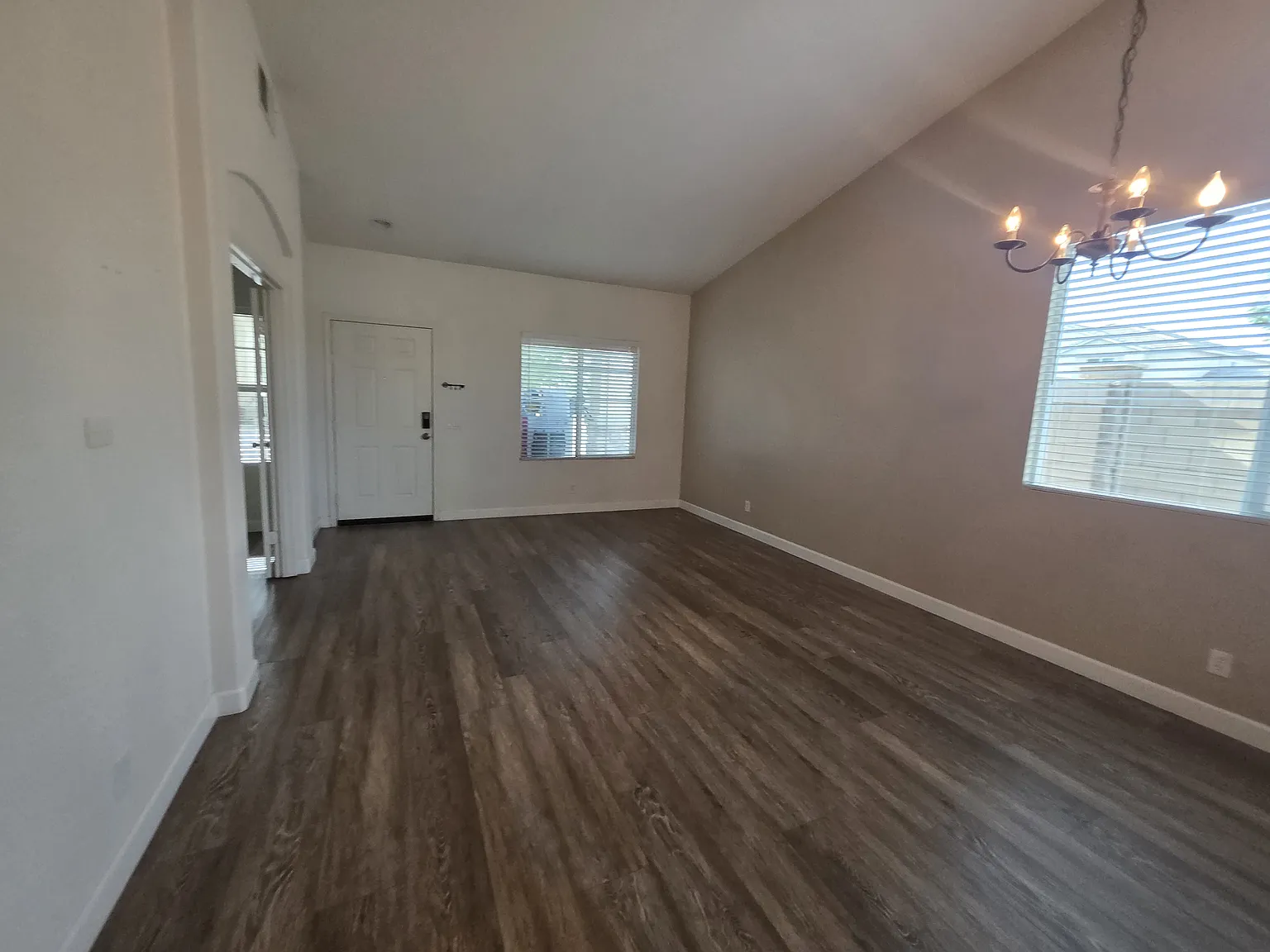 3 bed, 1700 sqft, $2,995 — Photo 3