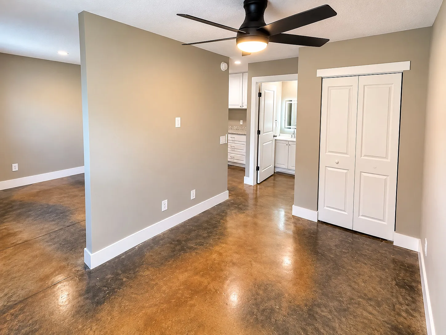 4108 Thunderbird Ave — Photo 4