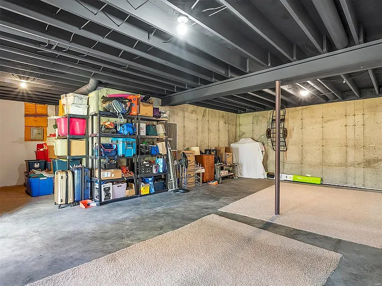 2109 Brookview Ct — Photo 30