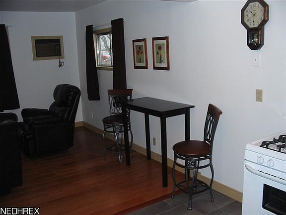 5th image of 239 N Roanoke Ave