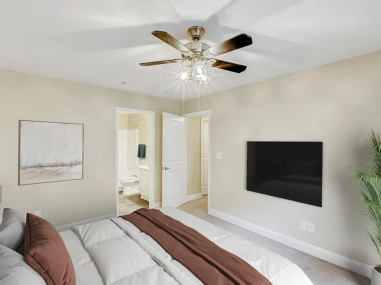 Brandemere Apartment Homes — Photo 62