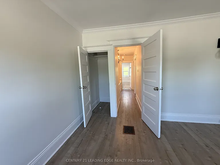485 Albert St — Photo 17