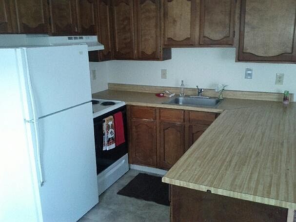 2nd image of 3353 S Carson St