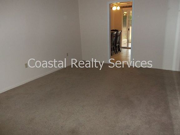5th image of 408 Sherry Cir