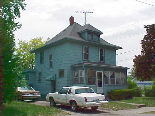 441 Bratnober St, Waterloo, IA 50703