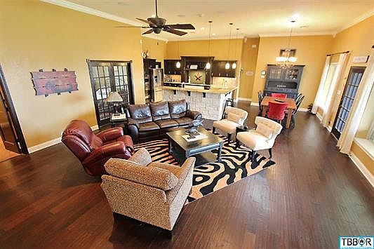 3rd image of 16089 Salado Dr