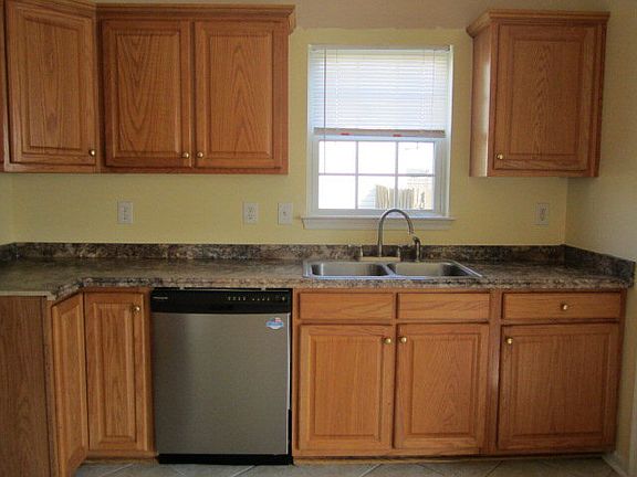 4th image of 31 Carrollton Ct